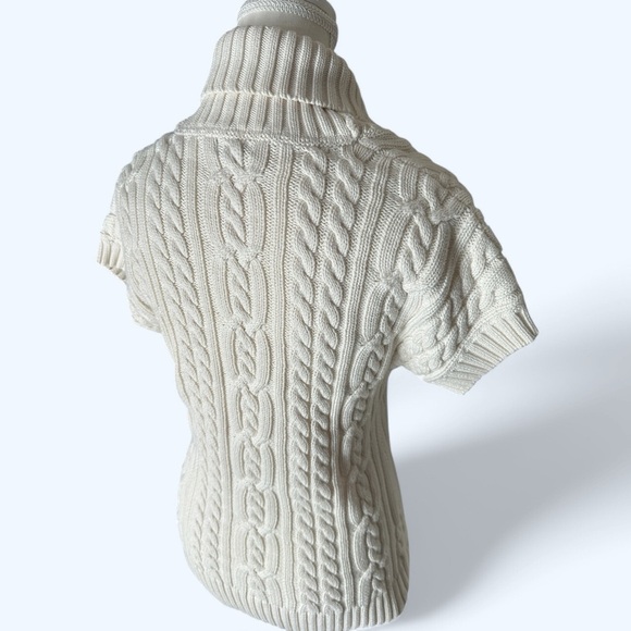Maddison sleeveless cable knit sweater two button closure, ecru, sz Medium - Picture 8 of 10